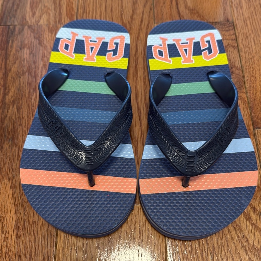 GAP flip flops